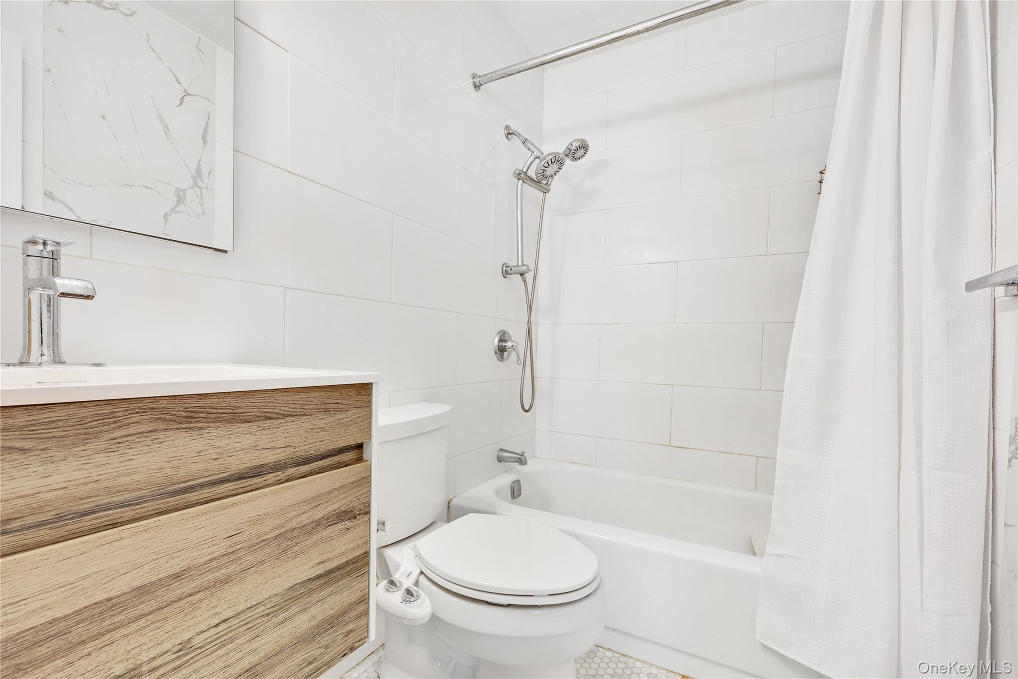 #8 photo, 229-09 69th Avenue, 皇后區 貝塞 Bayside , NY 11364