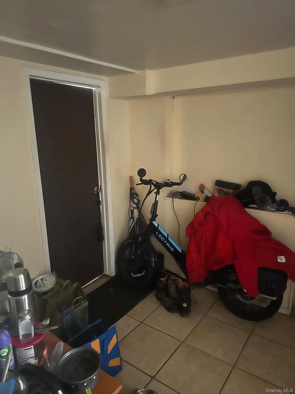 #7 photo, 187 Urban Avenue, Westbury , NY 11590