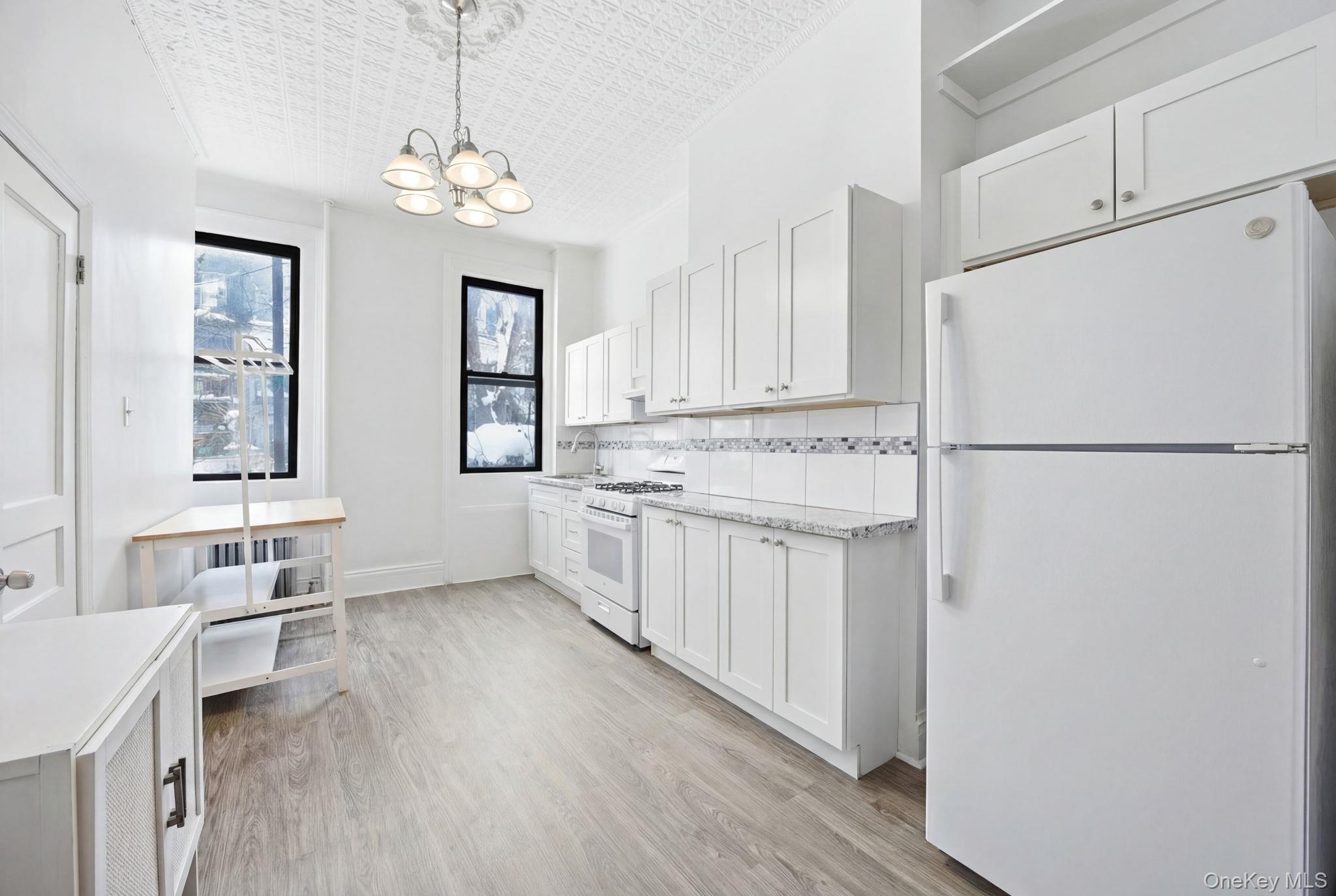 #17 photo, 596 Humboldt Street, Бруклин ‖ Brooklyn , NY 11222