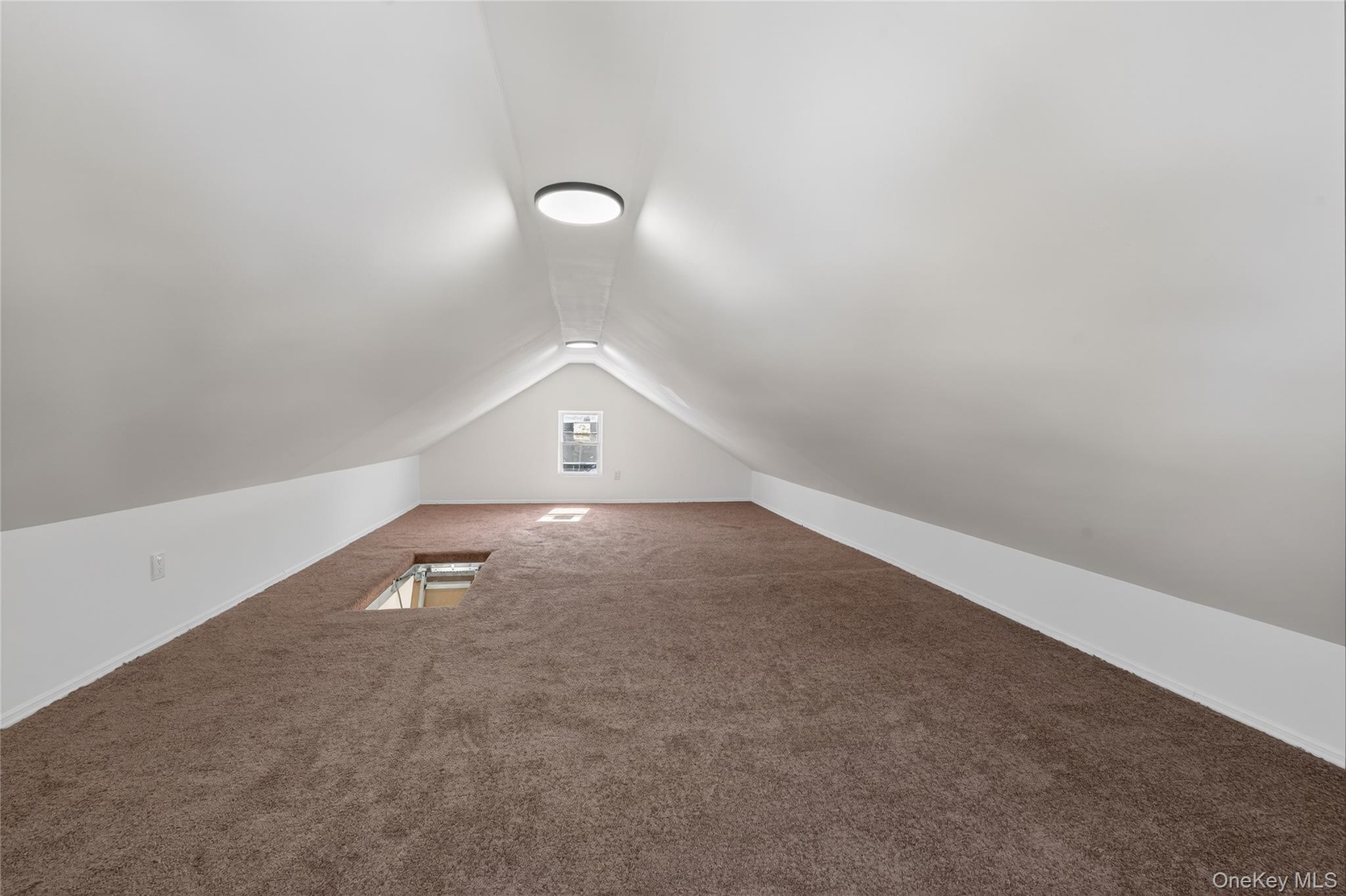 #19 photo, 190-15 112th Avenue, Saint Albans , NY 11412