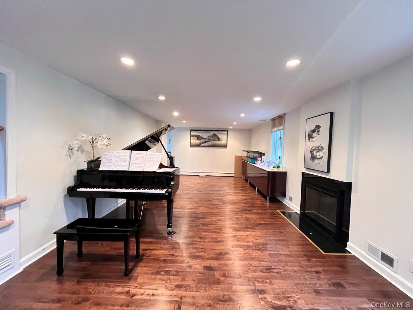 #2 photo, 26 Polo Field Lane, Lake Success , NY 11020