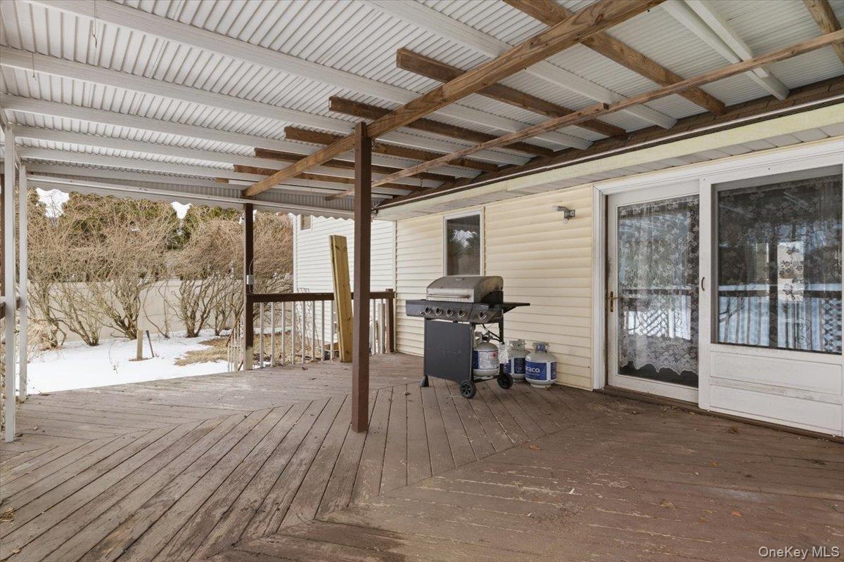 #19 photo, 4 Karp Drive, سوفولك Islip Terrace , NY 11752