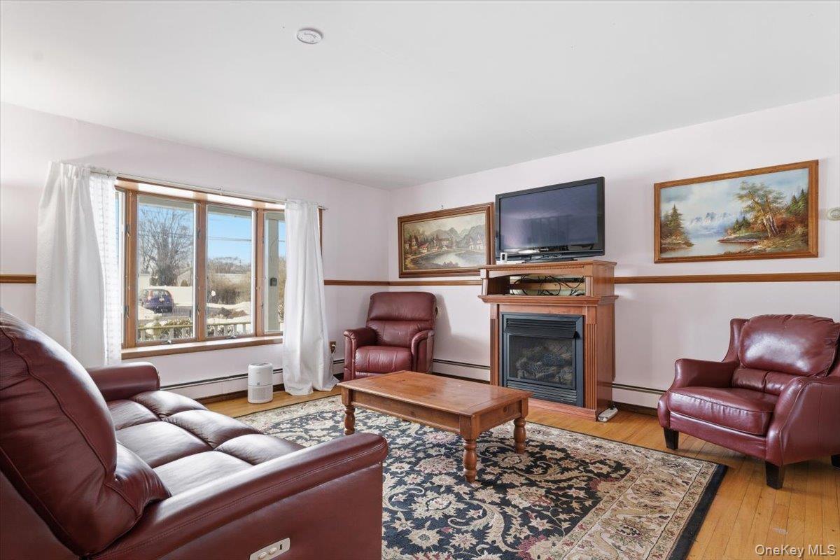 #4 photo, 4 Karp Drive, سوفولك Islip Terrace , NY 11752