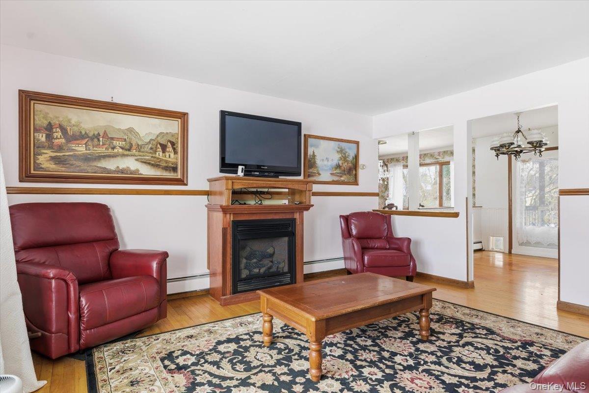 #5 photo, 4 Karp Drive, سوفولك Islip Terrace , NY 11752