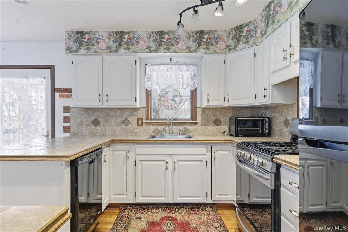 #6 photo, 4 Karp Drive, سوفولك Islip Terrace , NY 11752