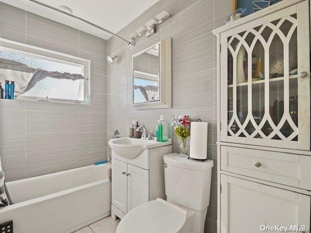 #10 photo, 63 Blacksmith Road, Levittown , NY 11756