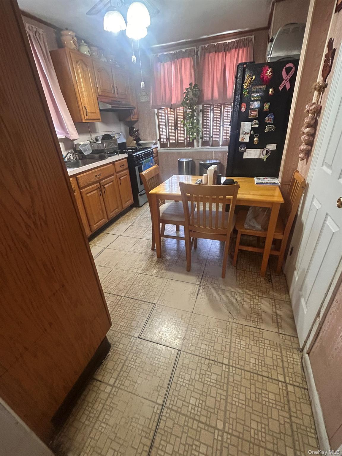 #4 photo, 10935 122nd Street, South Ozone Park , NY 11420