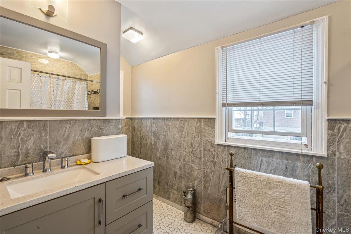 #11 photo, 2943 143rd Street, קווינס Flushing , NY 11354