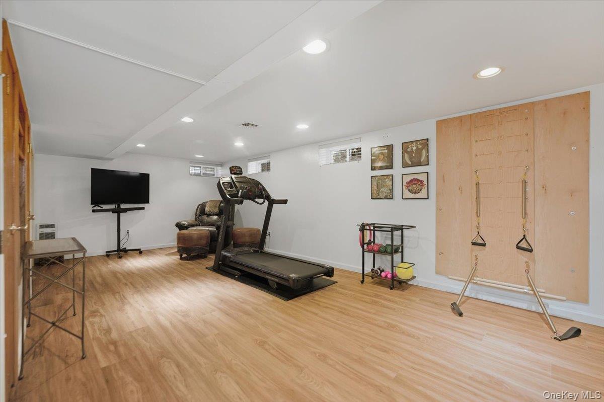 #10 photo, 10 Darnley Place, Huntington Station , NY 11746