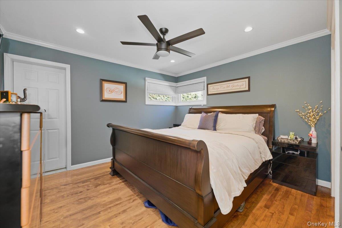 #11 photo, 10 Darnley Place, Huntington Station , NY 11746