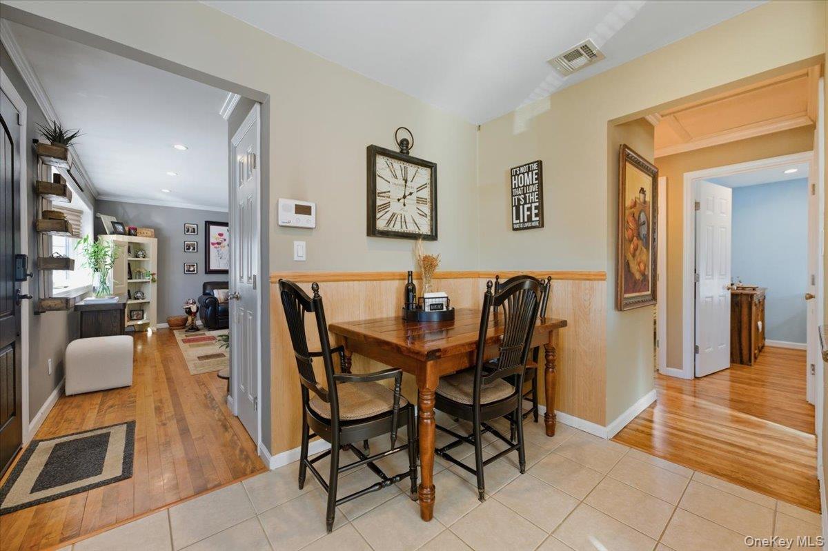 #8 photo, 10 Darnley Place, Huntington Station , NY 11746