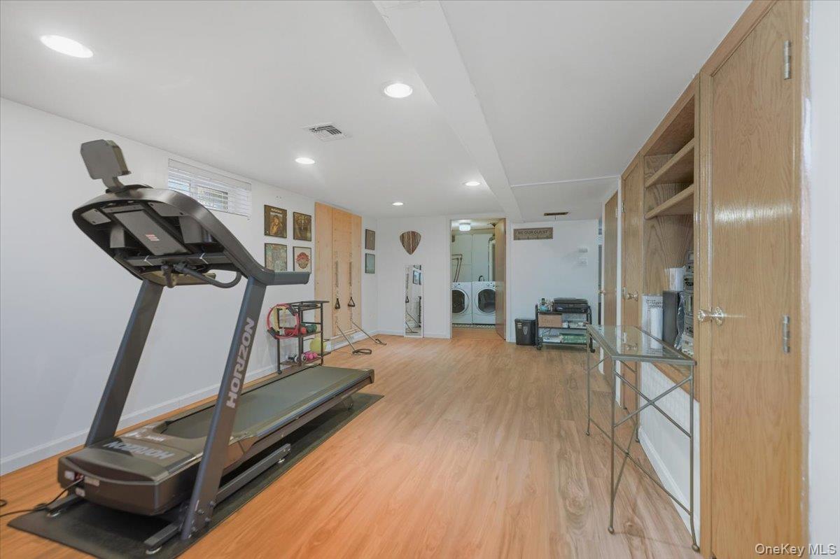 #9 photo, 10 Darnley Place, Huntington Station , NY 11746