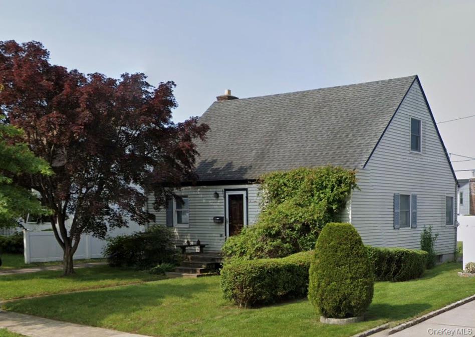 #1 photo, 222 Cornwell Avenue, Williston Park , NY 11950