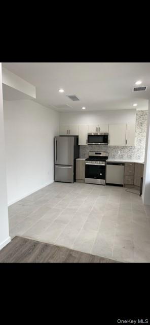 #2 photo, 201-05 17th Avenue, Bayside , NY 11360