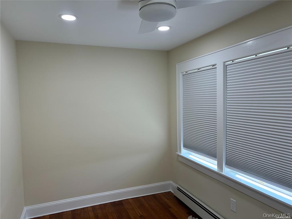 #8 photo, 7 W Spruce Street, सफ़ोक काउंटी Islip , NY 11751