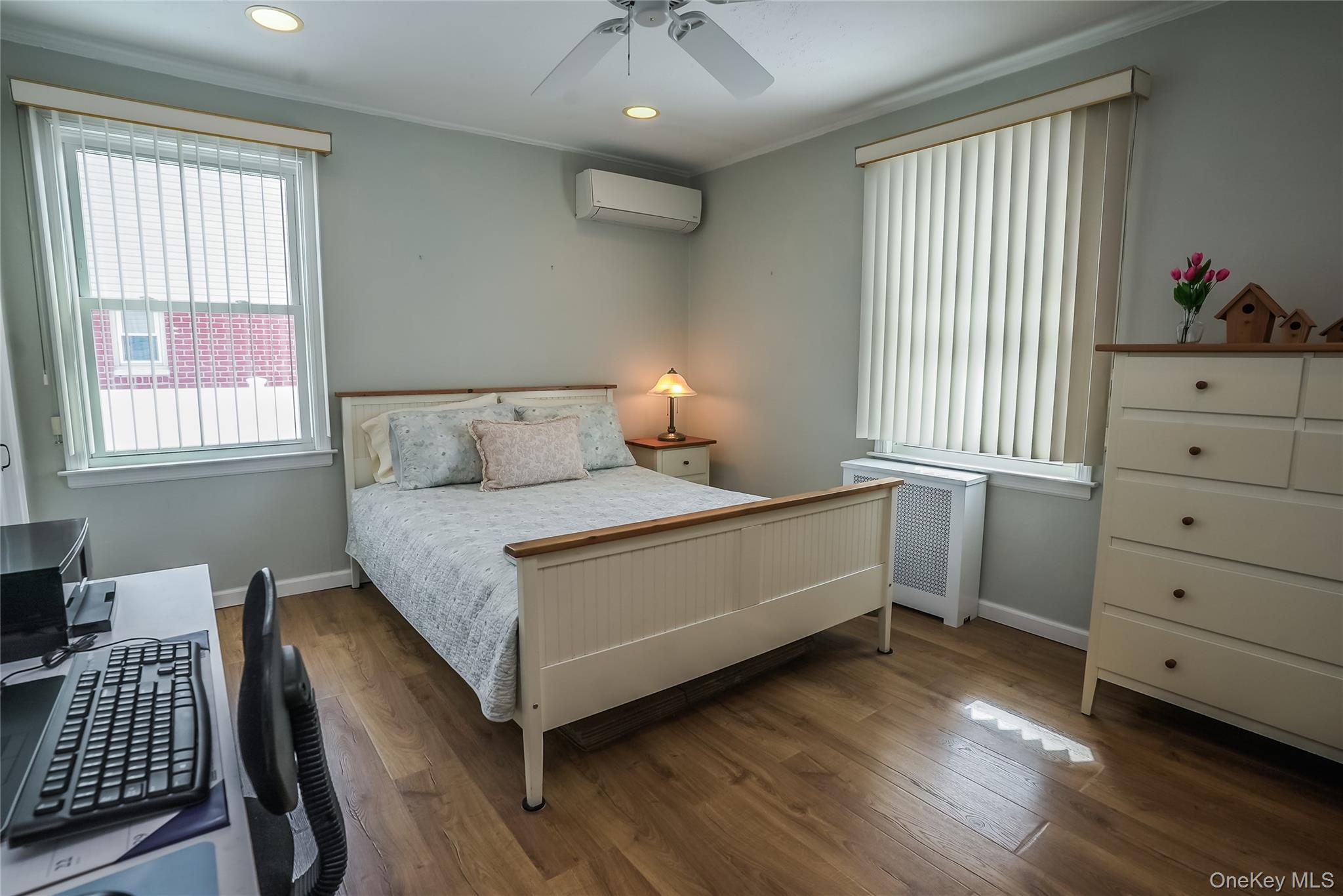 #12 photo, 2377 1st Street, מחוז נסאו East Meadow , NY 11554