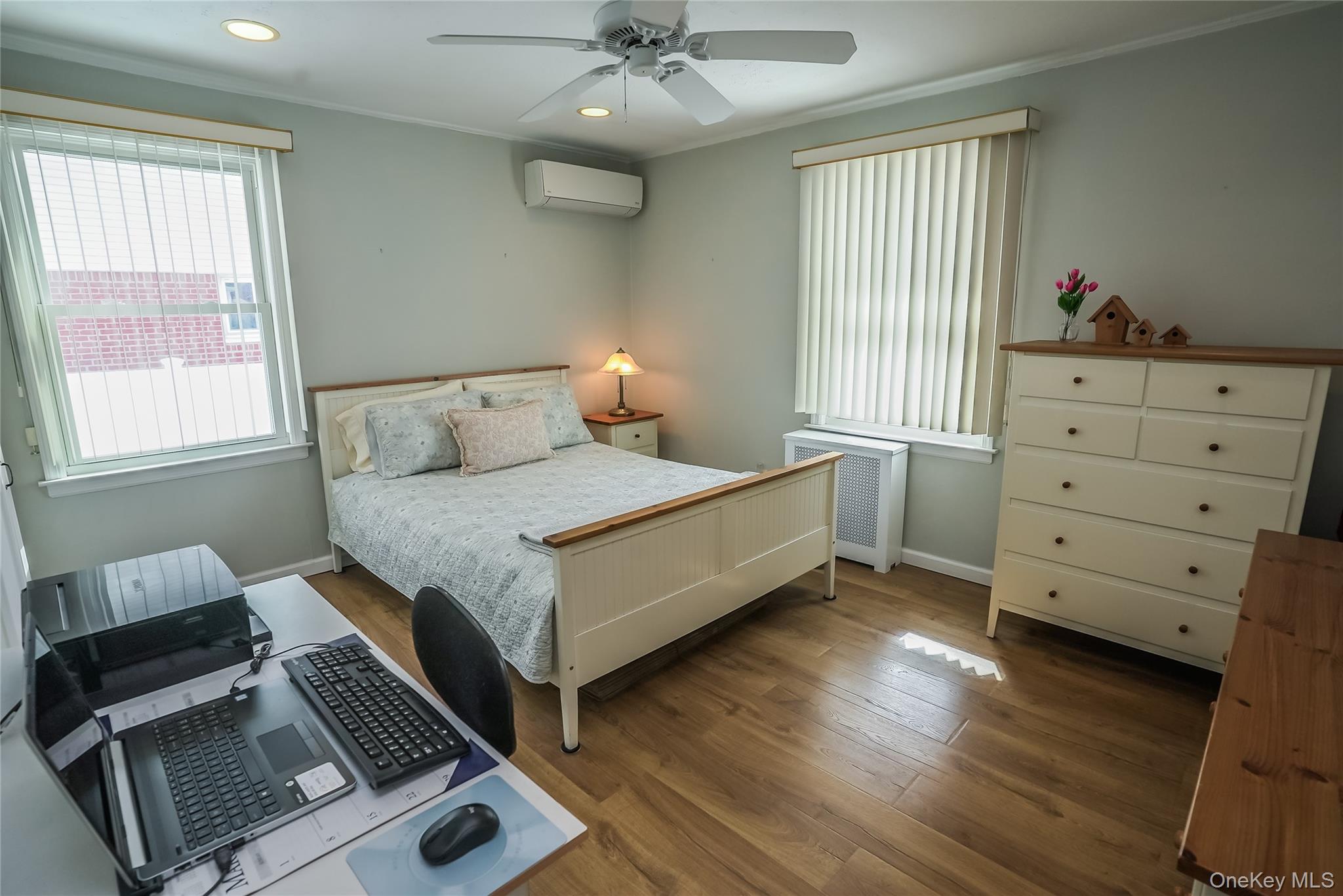 #13 photo, 2377 1st Street, מחוז נסאו East Meadow , NY 11554