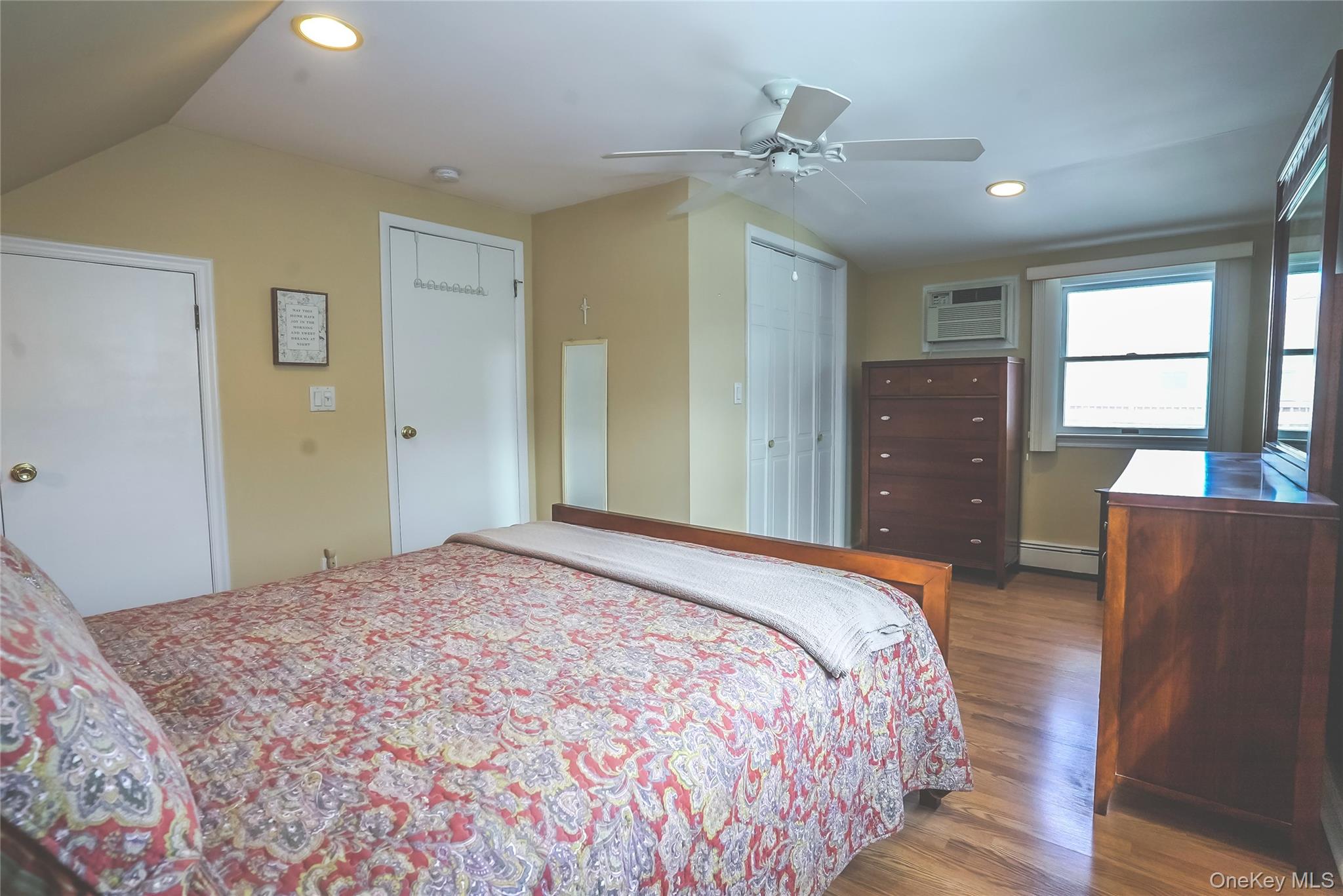 #17 photo, 2377 1st Street, מחוז נסאו East Meadow , NY 11554