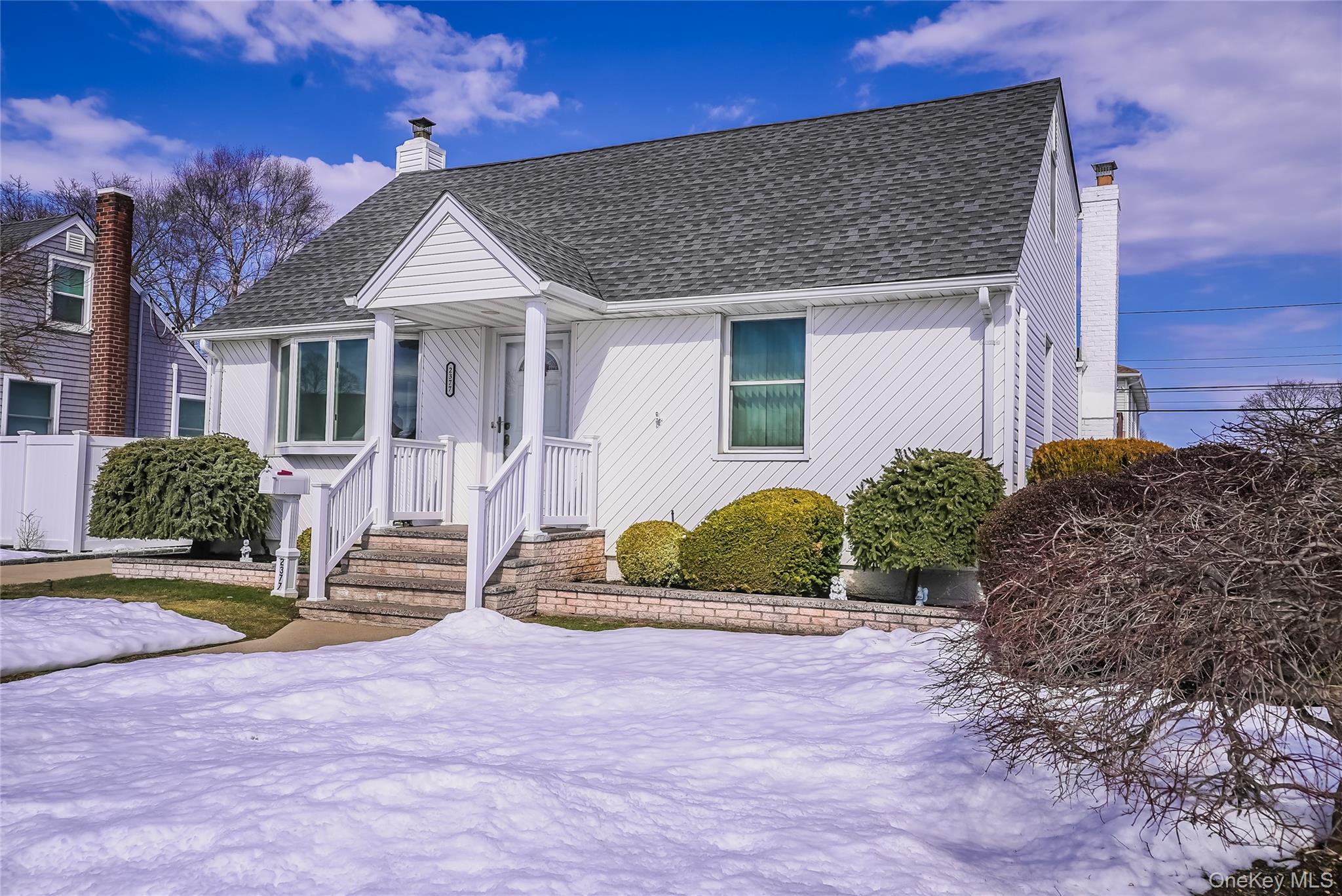 #2 photo, 2377 1st Street, מחוז נסאו East Meadow , NY 11554