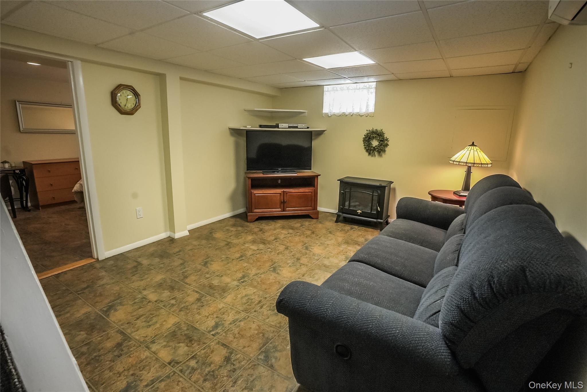 #20 photo, 2377 1st Street, מחוז נסאו East Meadow , NY 11554