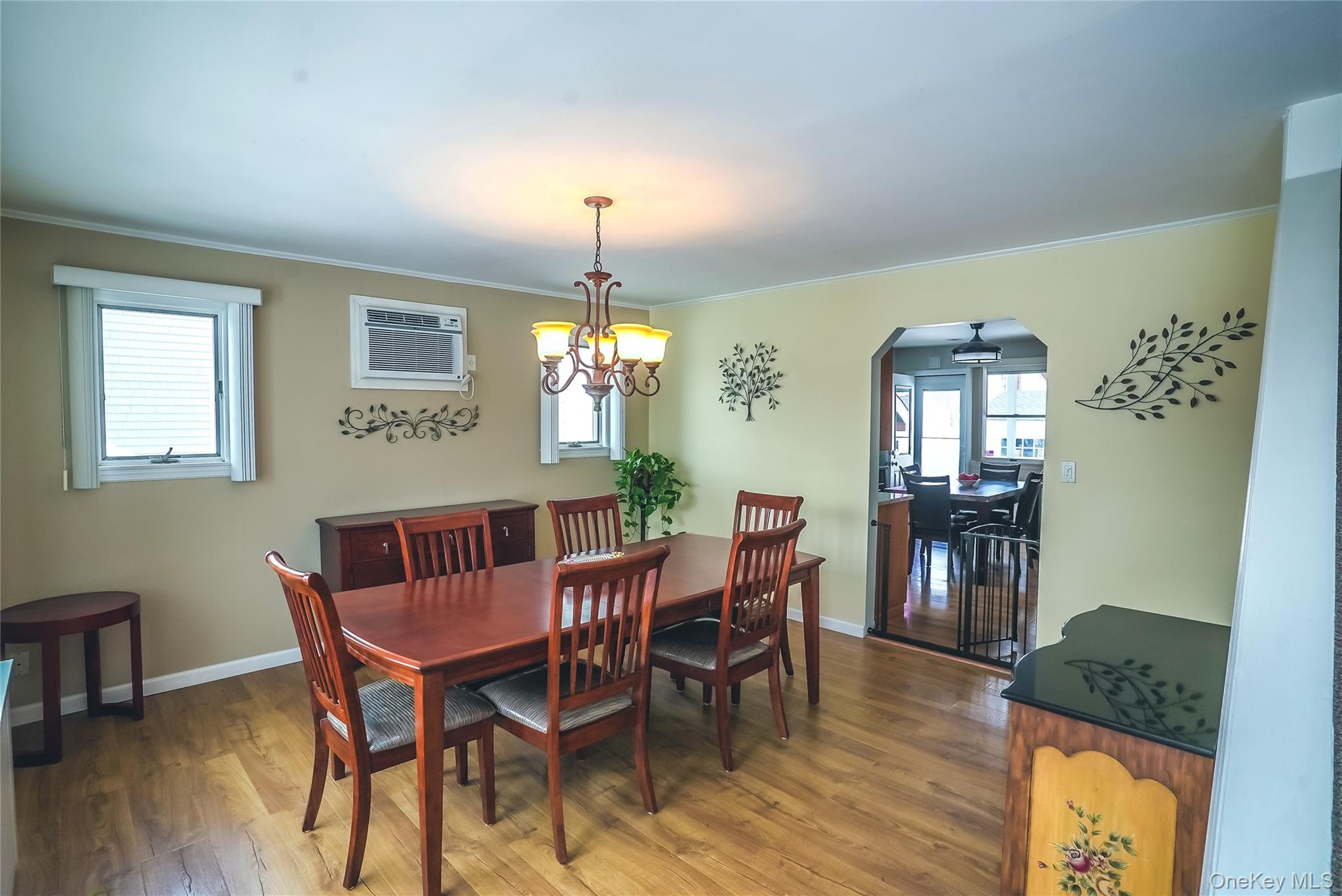 #4 photo, 2377 1st Street, מחוז נסאו East Meadow , NY 11554