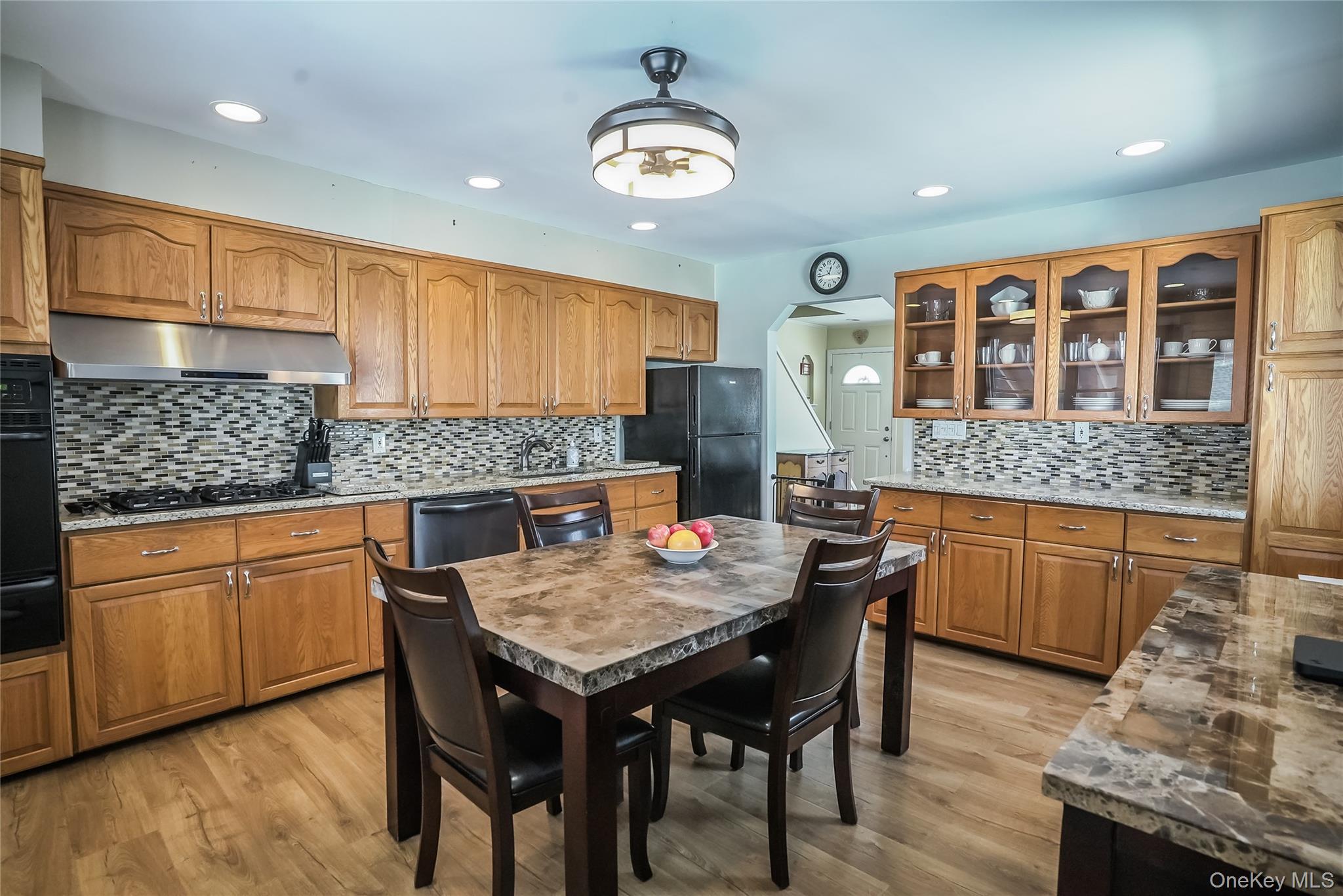 #9 photo, 2377 1st Street, מחוז נסאו East Meadow , NY 11554