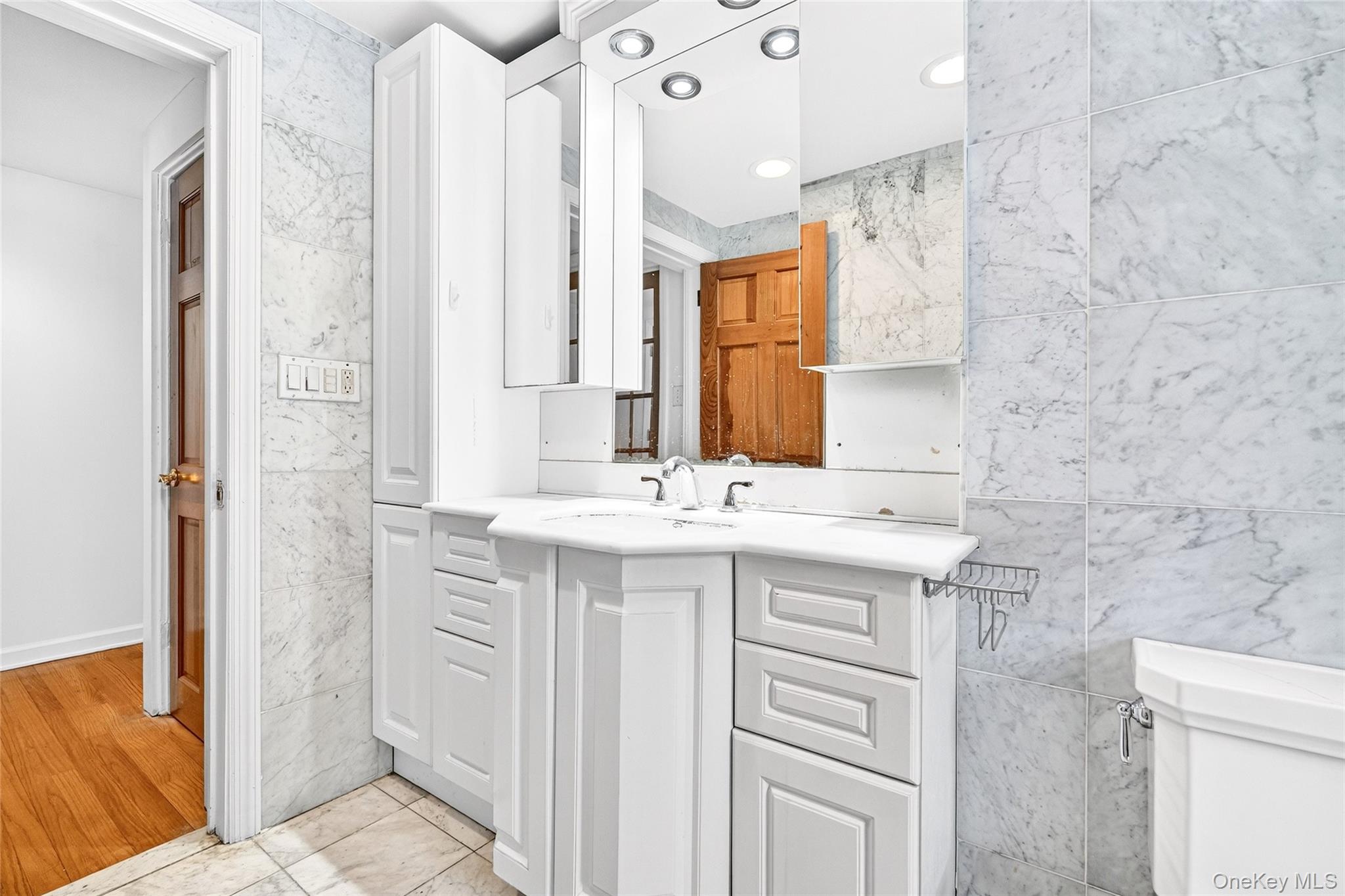 #15 photo, 24 Old Knollwood Road, White Plains , NY 10607