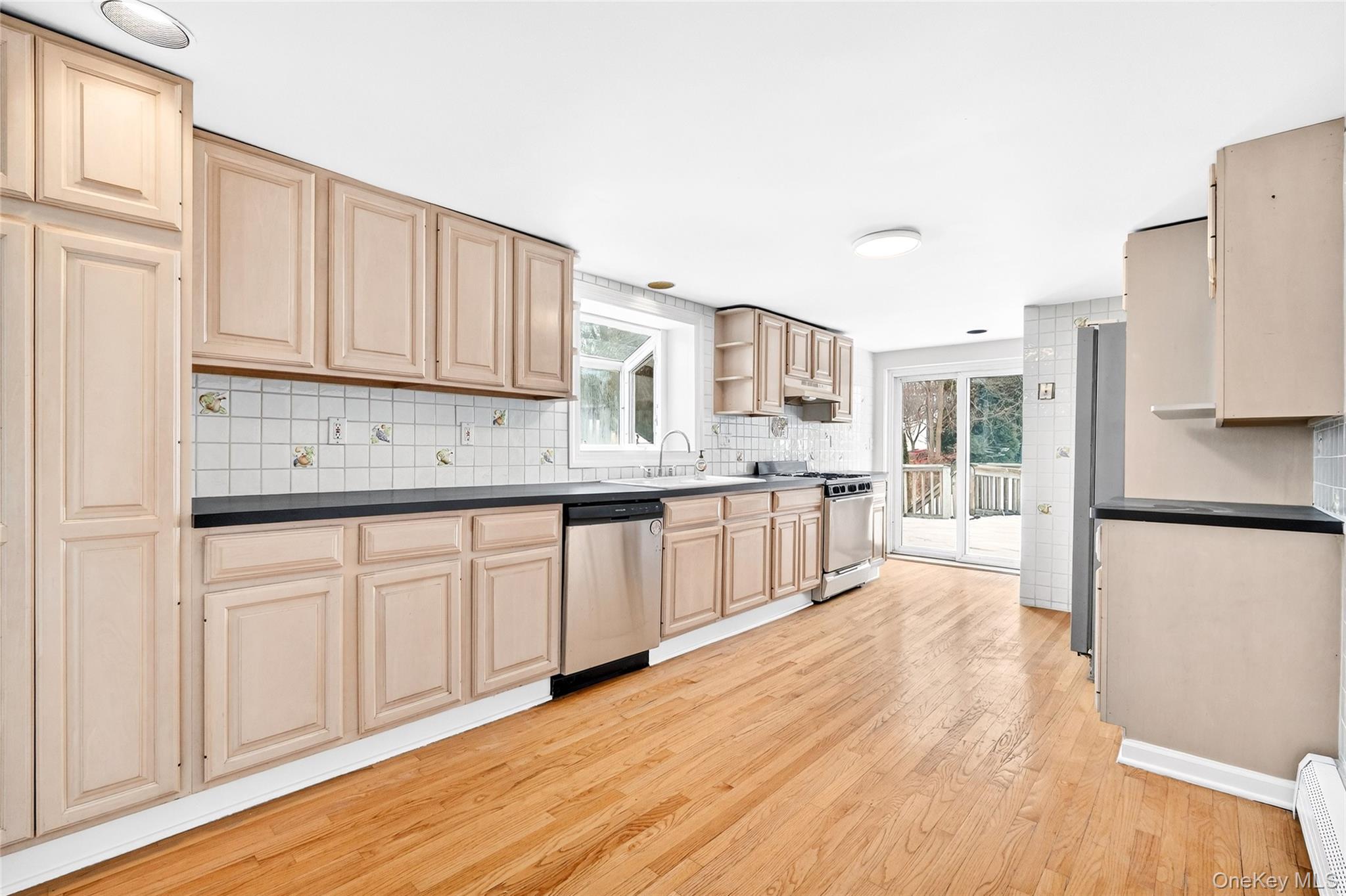 #6 photo, 24 Old Knollwood Road, White Plains , NY 10607