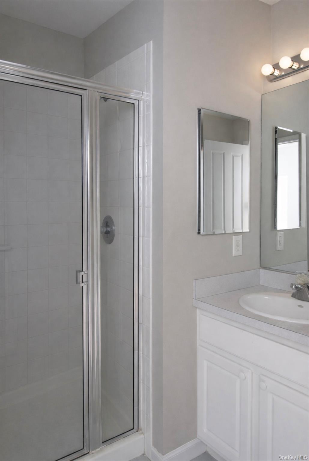 #4 photo, 54 Crystal Hill Drive, Pomona , NY 10970