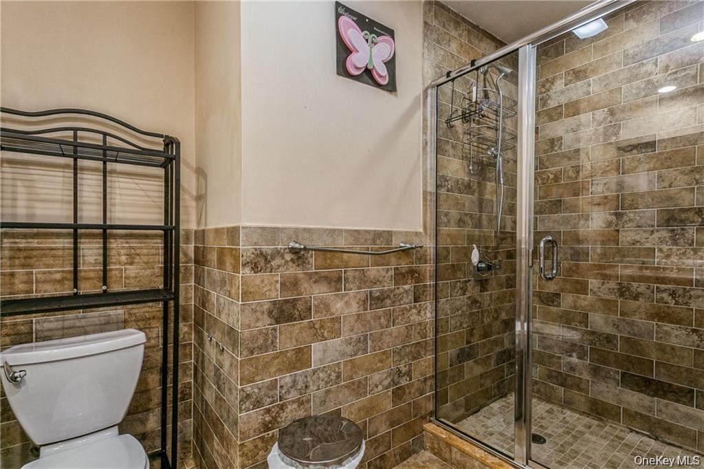 #16 photo, 39 Croydon Road, Yonkers , NY 10710