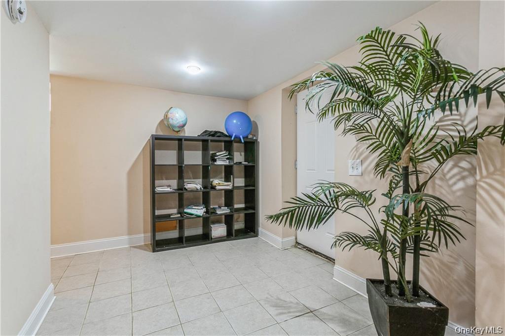 #2 photo, 39 Croydon Road, Yonkers , NY 10710