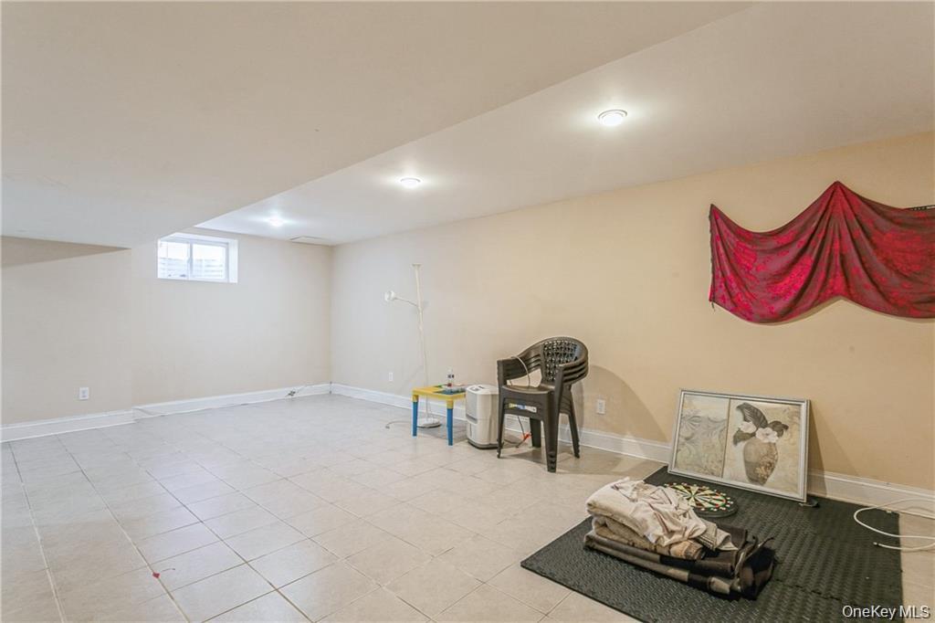 #3 photo, 39 Croydon Road, Yonkers , NY 10710