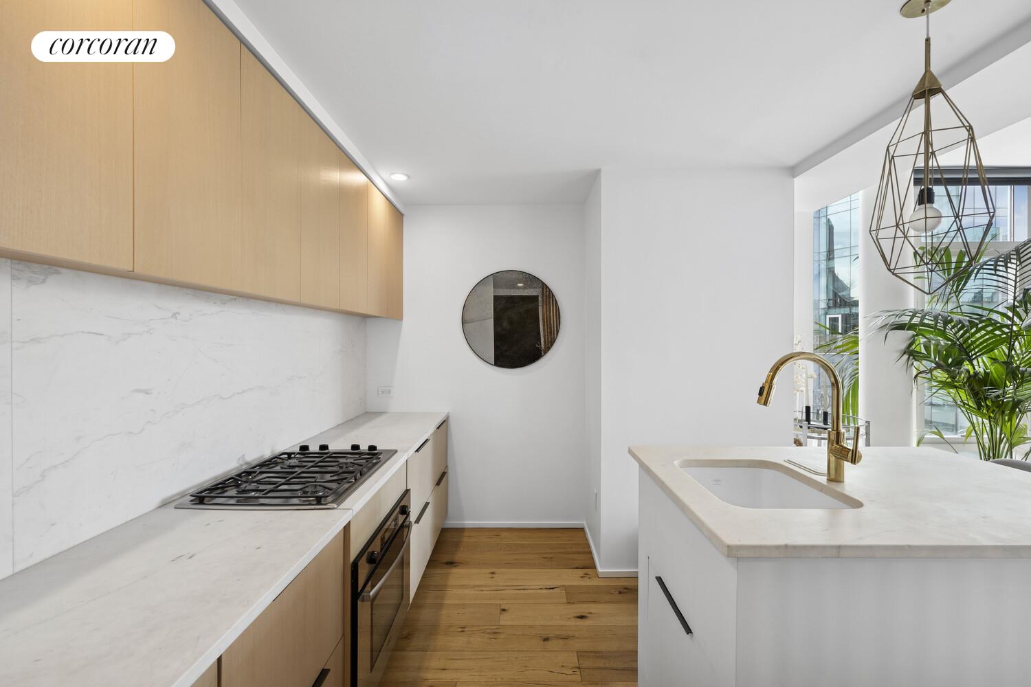 #7 photo, 163 W 18TH Street, Chelsea , NY 10011