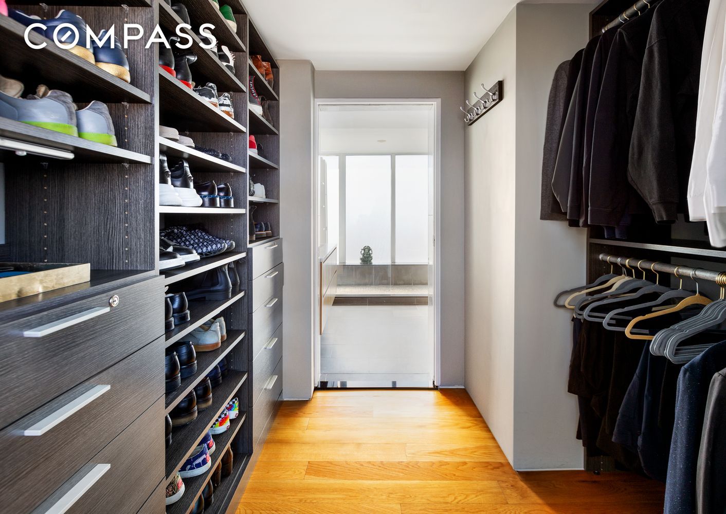 #12 photo, 142 N 1st Street, 브루클린 Williamsburg , NY 11249