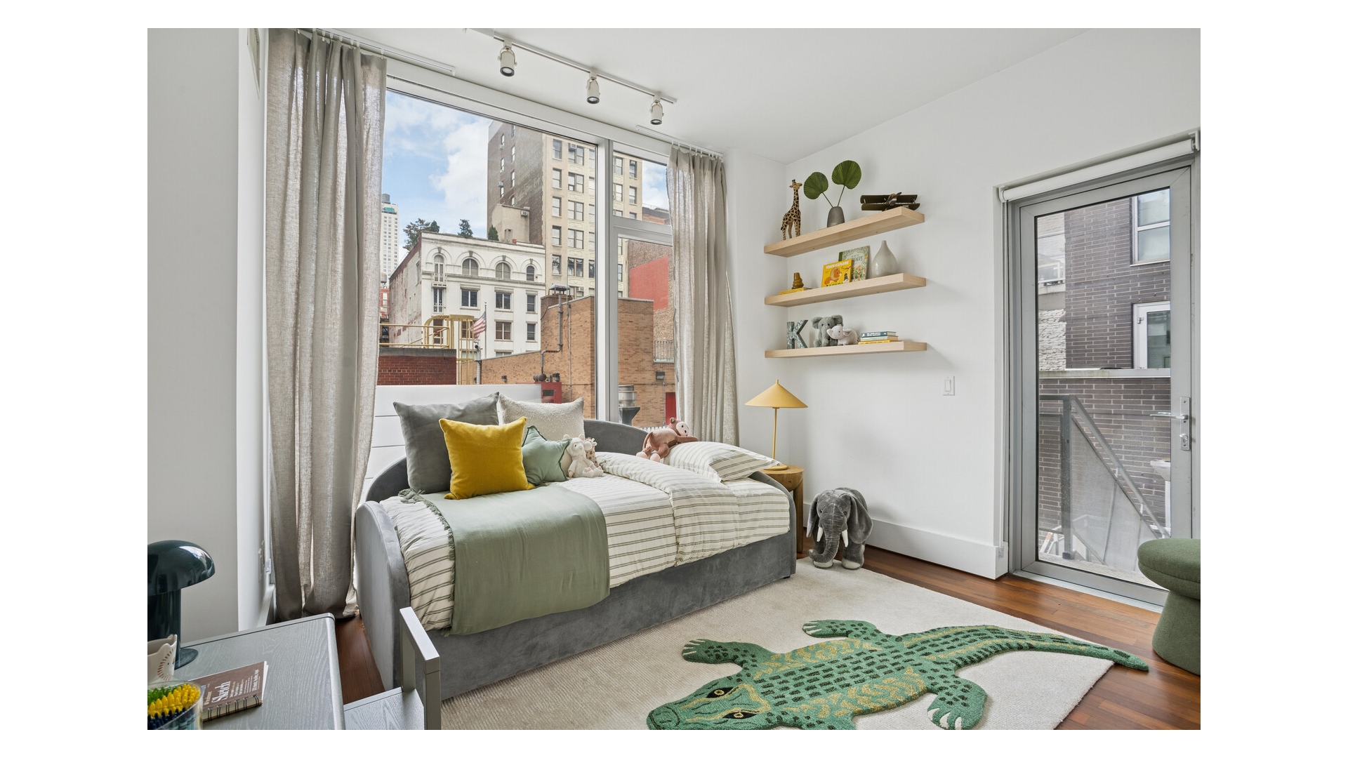 #9 photo, 163 W 18TH Street, 맨해튼 Chelsea , NY 10011