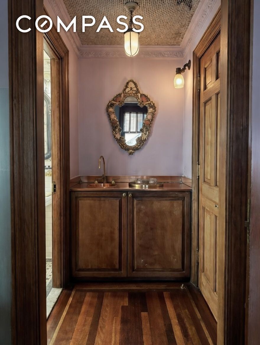 #6 photo, New York City, 맨해튼 Gramercy Park , NY 10003