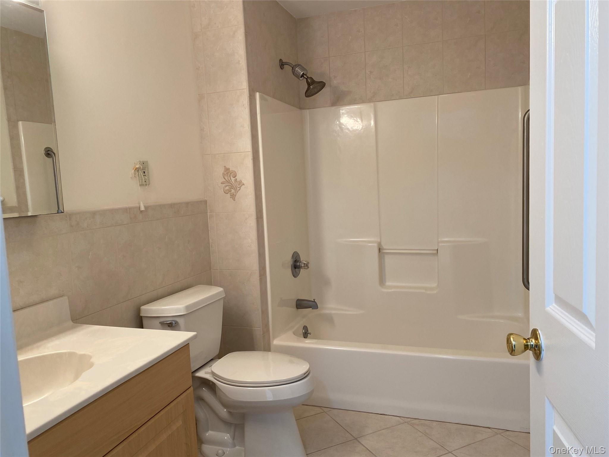 #12 photo, 7 Dominick Court, Lindenhurst , NY 11757