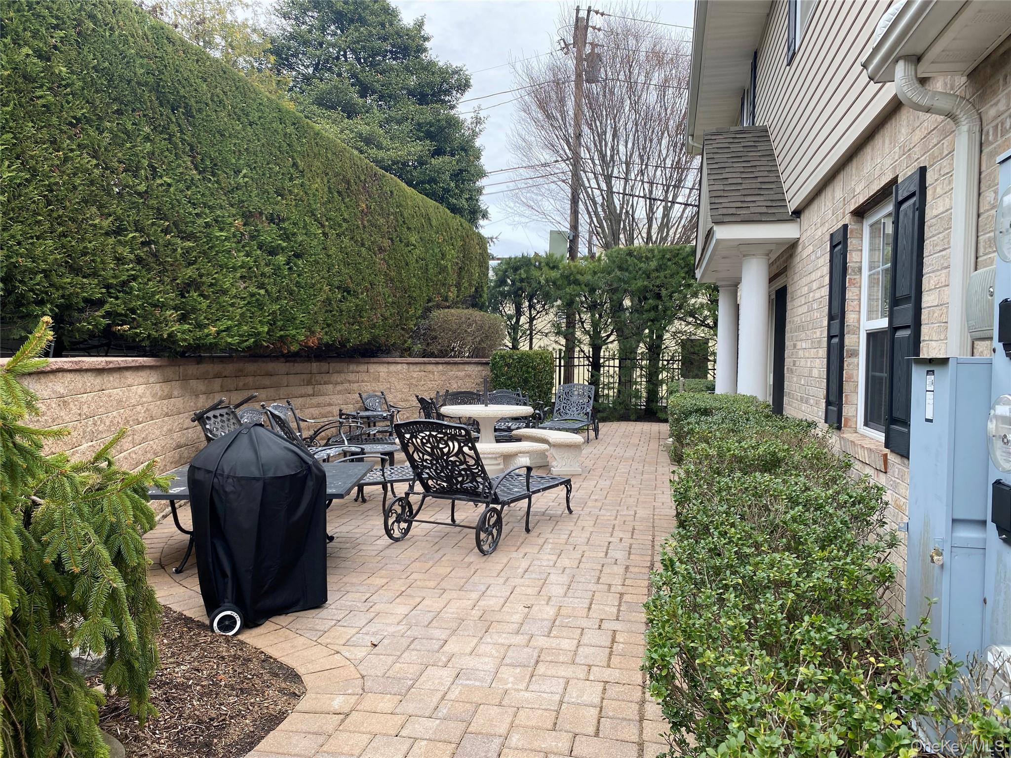 #4 photo, 7 Dominick Court, Lindenhurst , NY 11757