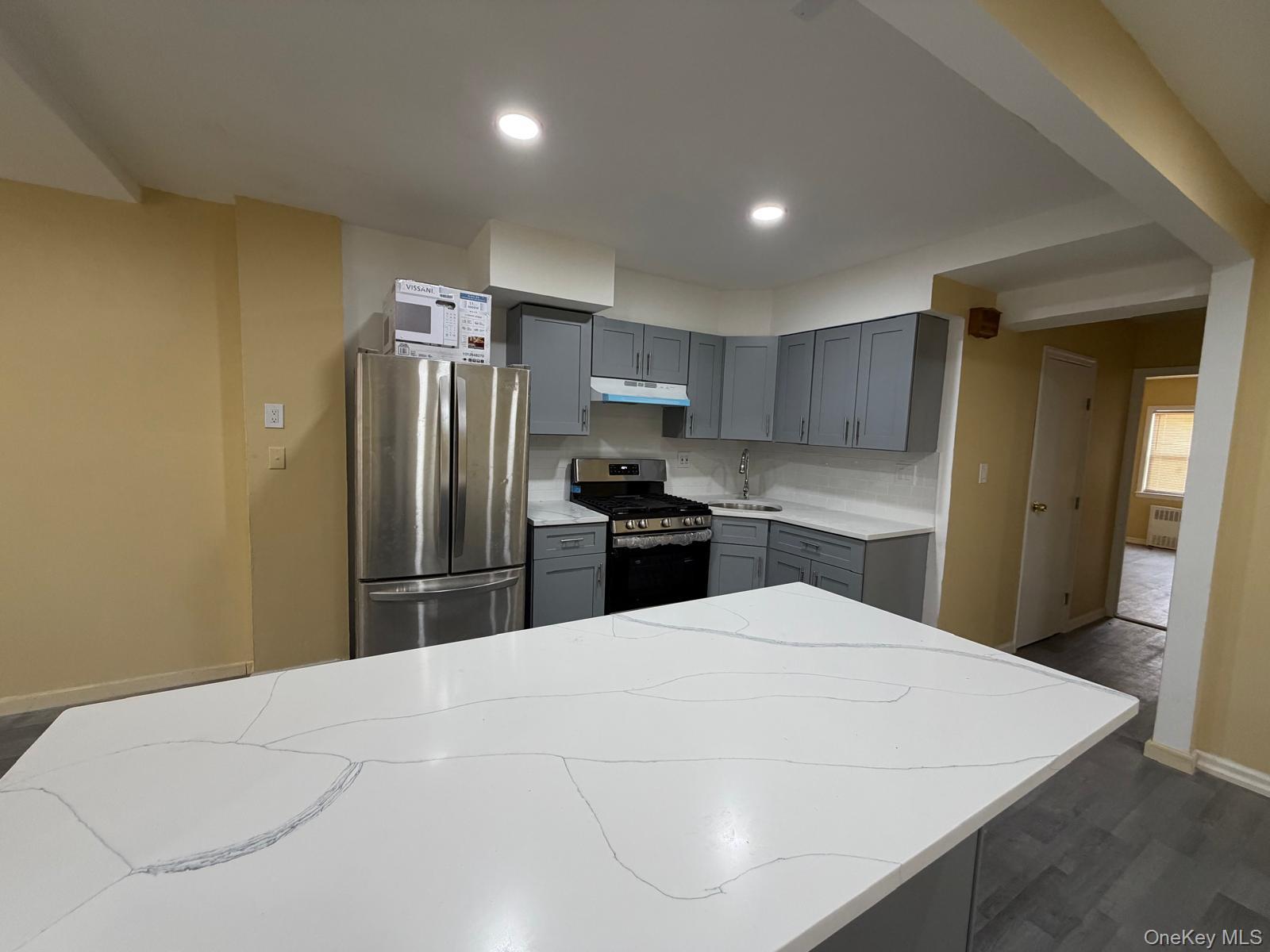 #2 photo, 924 E 106th Street, Brooklyn , NY 11236