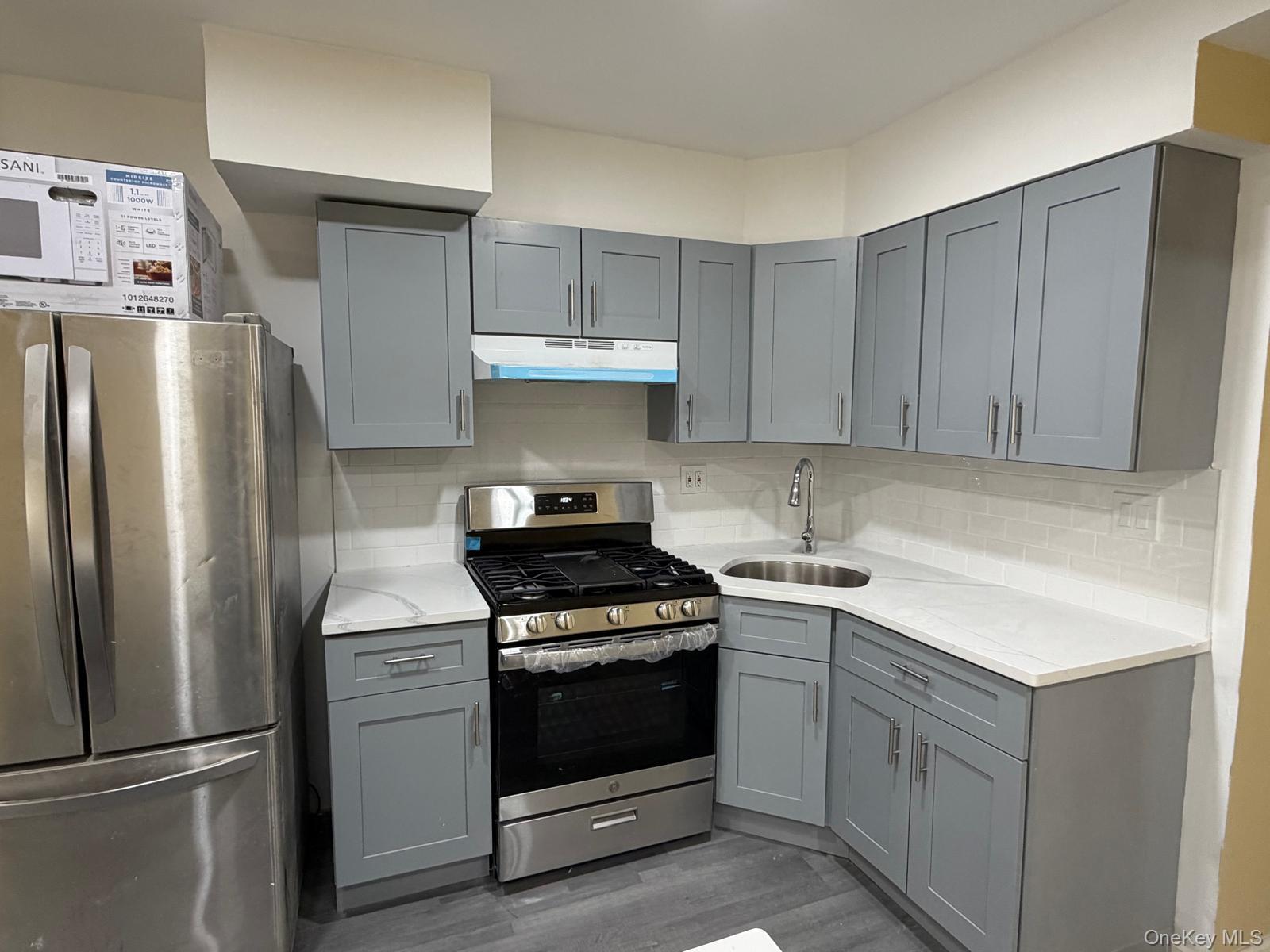 #3 photo, 924 E 106th Street, Brooklyn , NY 11236