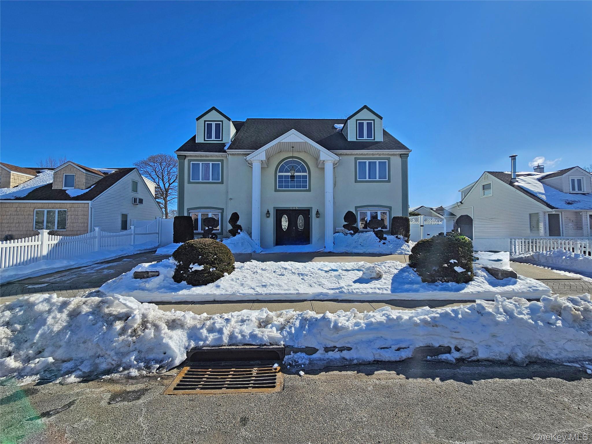 #1 photo, 645 W Wyngate Drive, Valley Stream , NY 11580