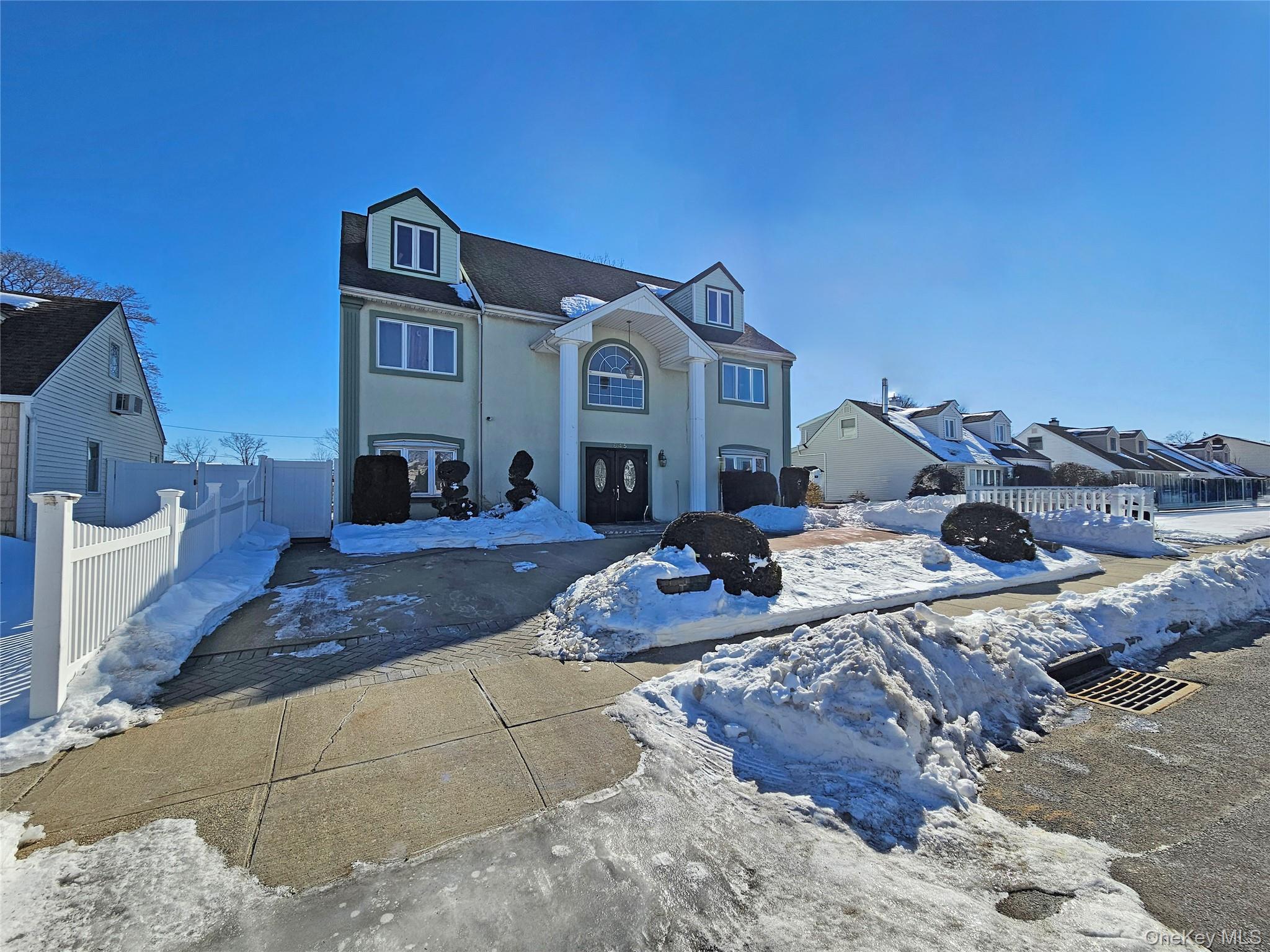 #2 photo, 645 W Wyngate Drive, Valley Stream , NY 11580