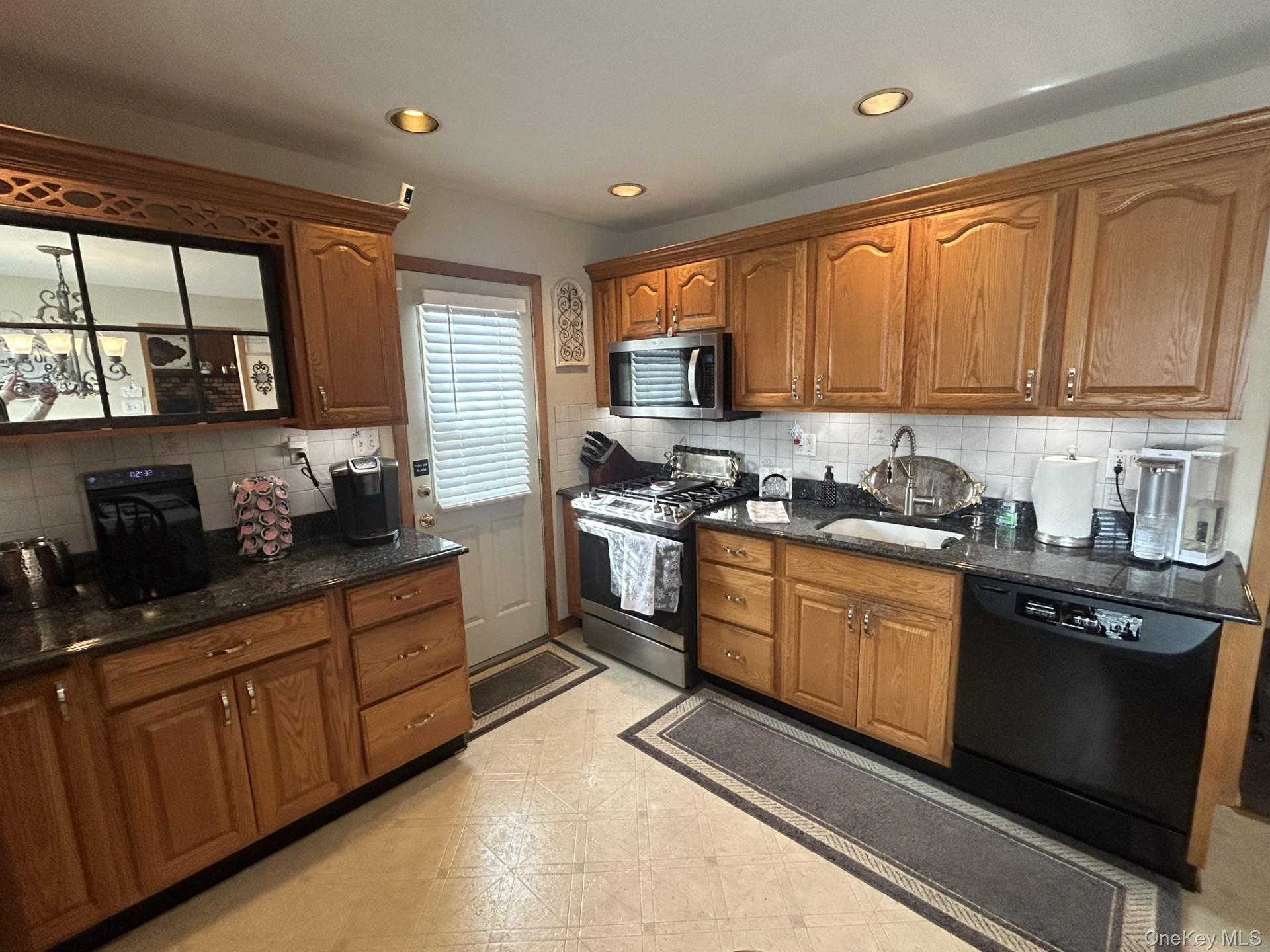 #8 photo, 119 Jefferson Street, East Islip , NY 11730