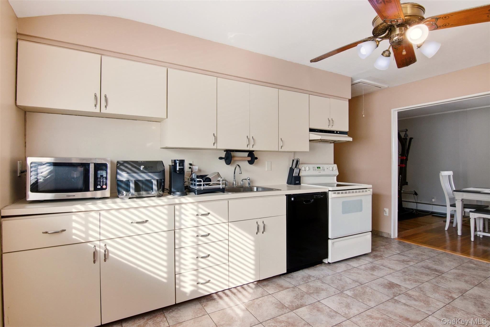 #5 photo, 26 Clarendon Street, Dix Hills , NY 11746