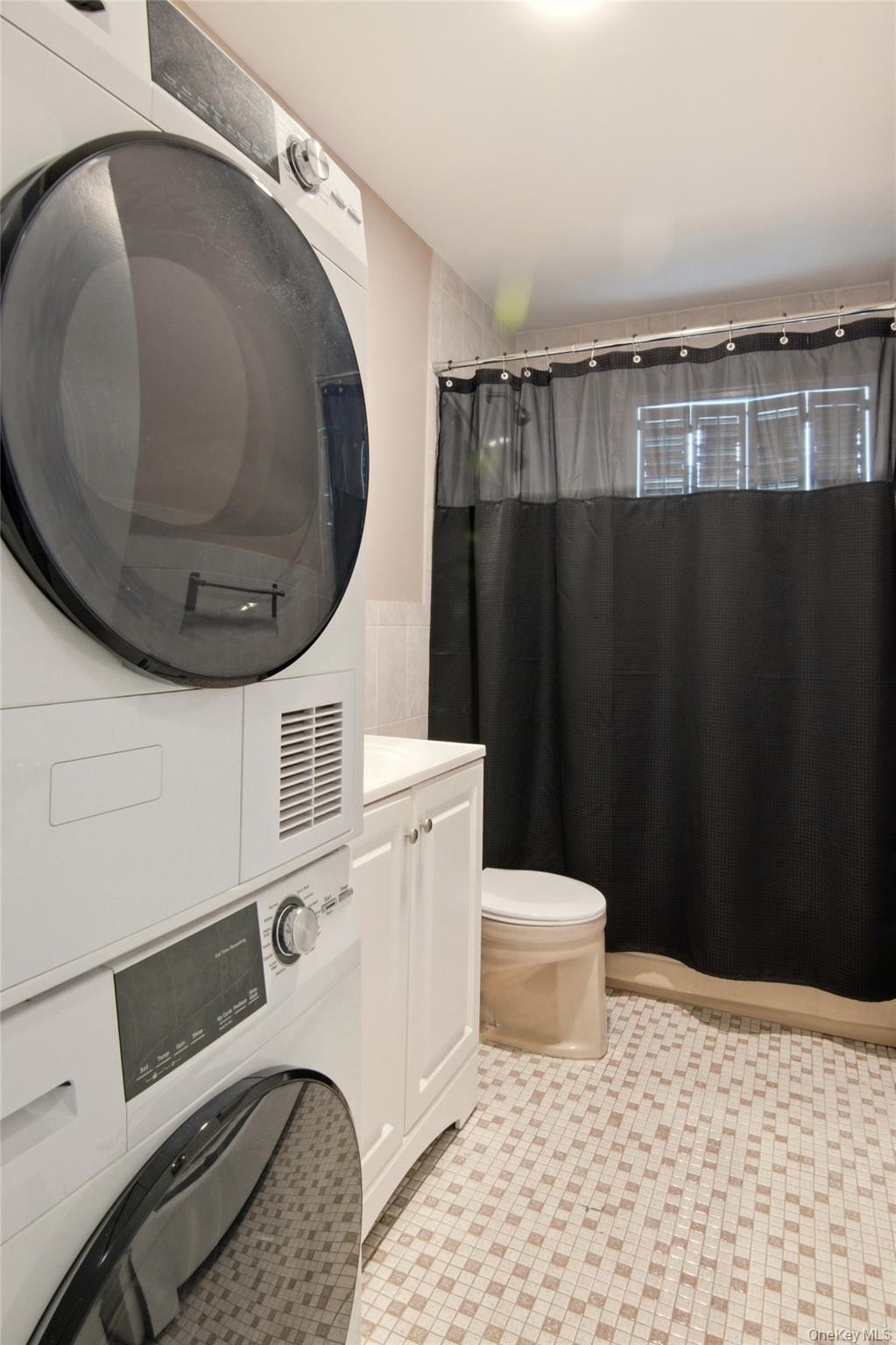 #8 photo, 26 Clarendon Street, Dix Hills , NY 11746