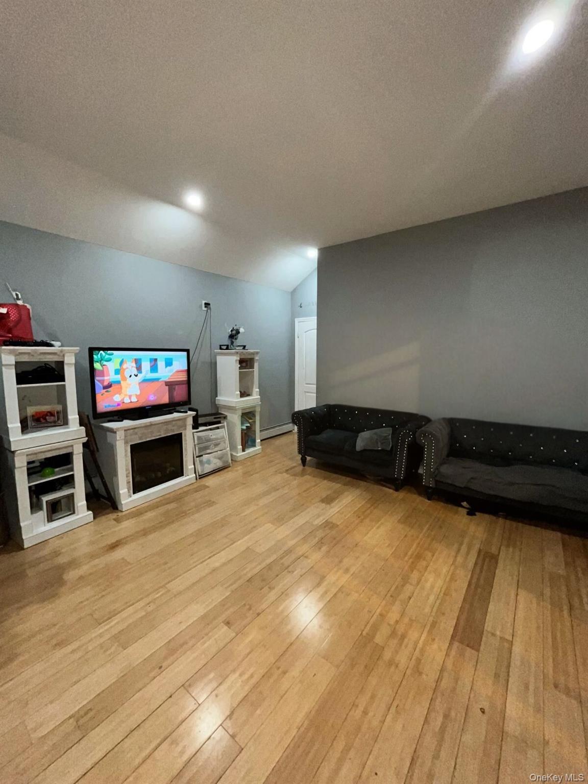 #2 photo, 1054 E 82nd Street, הברונקס Brooklyn , NY 11236