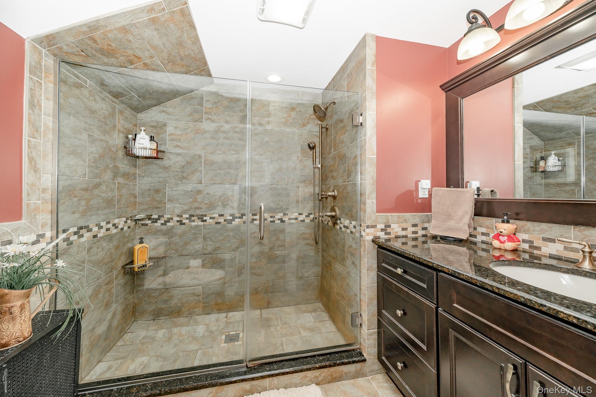 #14 photo, 25 Old Mill Road, 長島 Merrick , NY 11566