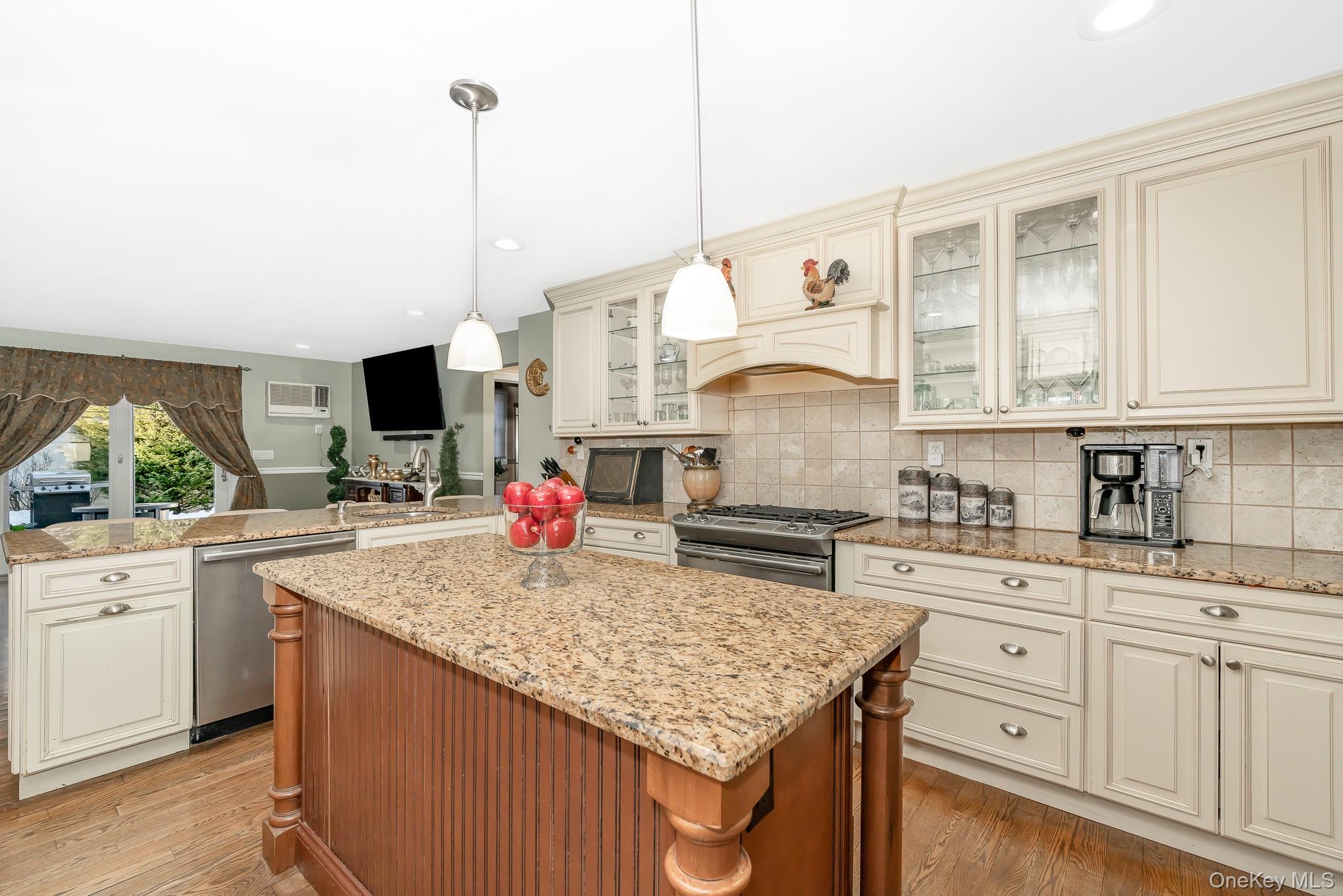 #6 photo, 25 Old Mill Road, 長島 Merrick , NY 11566