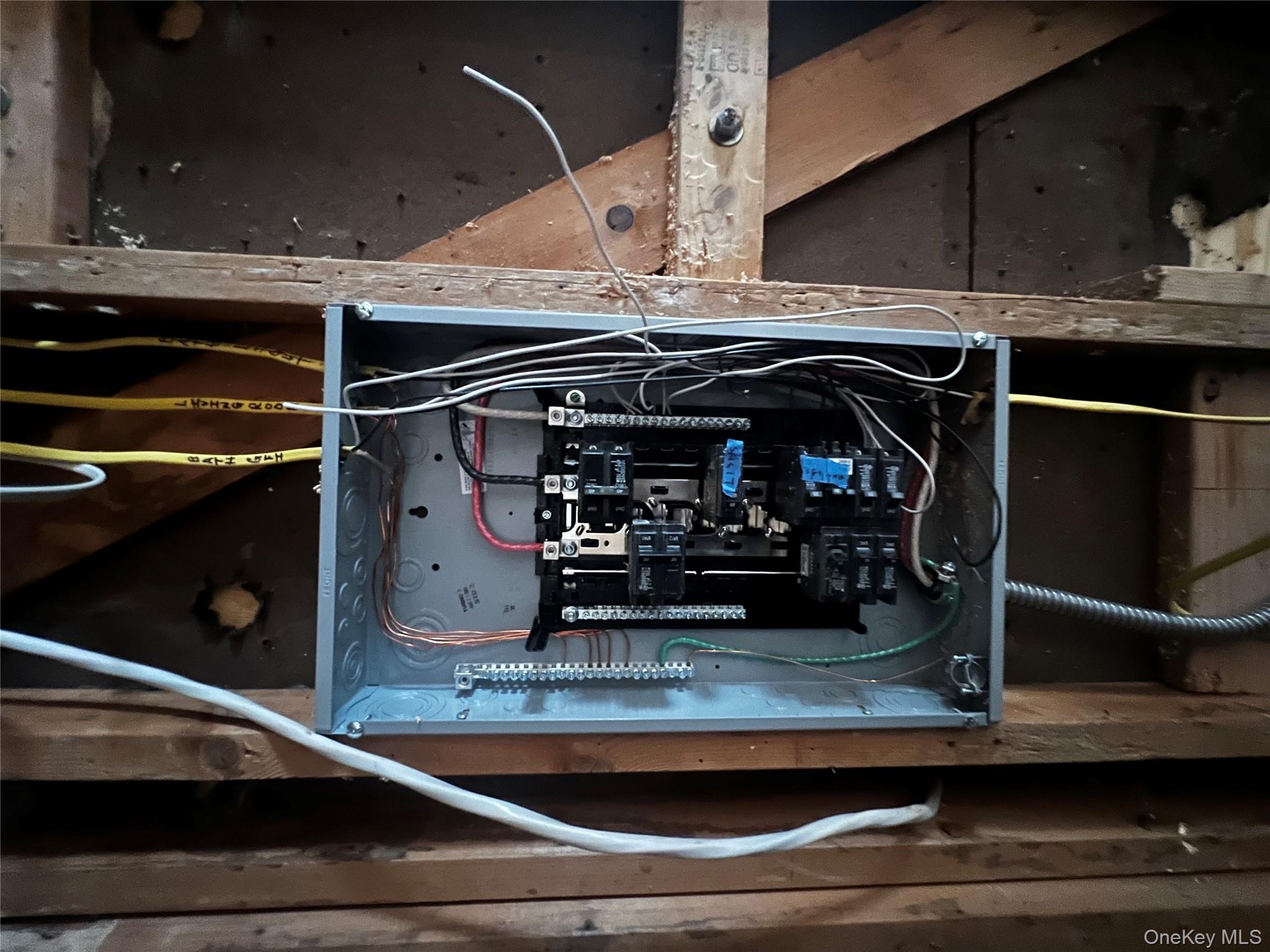 #19 photo, 547 Taylor Avenue, 롱 아일랜드 East Patchogue , NY 11772