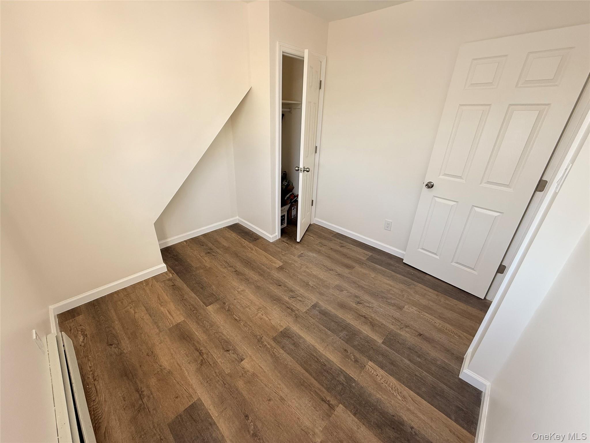 #2 photo, 351 Roquette Avenue, 롱 아일랜드 Floral Park , NY 11001